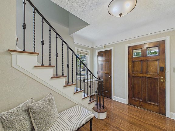 2nd image of 3944 Xerxes Ave S