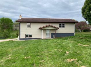703 N 36th St, Nixa, MO 65714