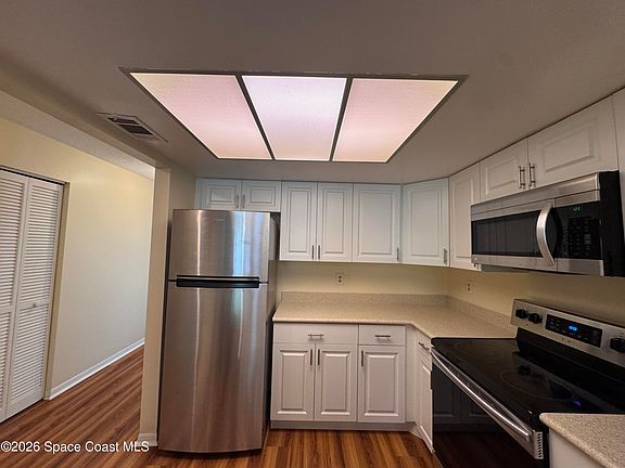 5th image of 2885 Regency Dr