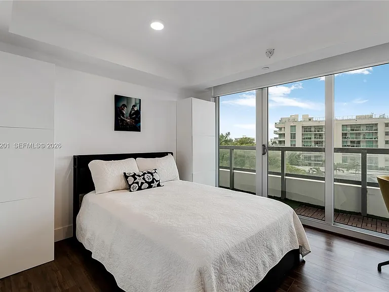 9261 E Bay Harbor Dr #607 — Photo 33