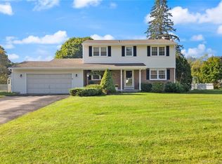 19 Riverbend Dr, Stonington, CT 06378