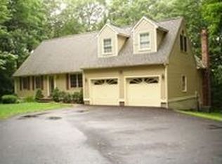 23 Huntington Ridge Rd, Wallingford, CT 06492