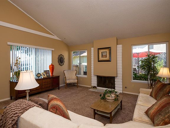 2nd image of 943 Buena Vista Way