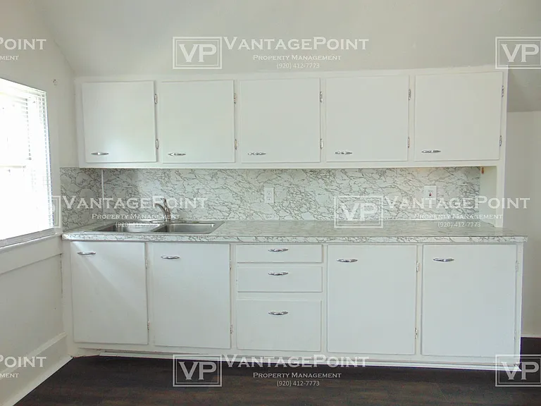 1163 McCormick St — Photo 13