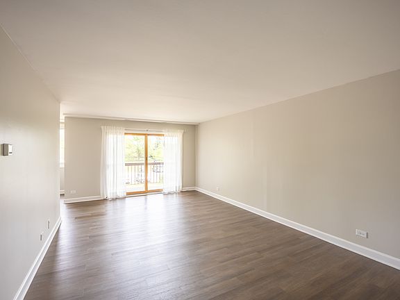 2nd image of 450 Raintree Ct Unit 2B