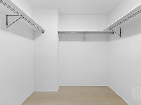 130 William Street image 4 of 12