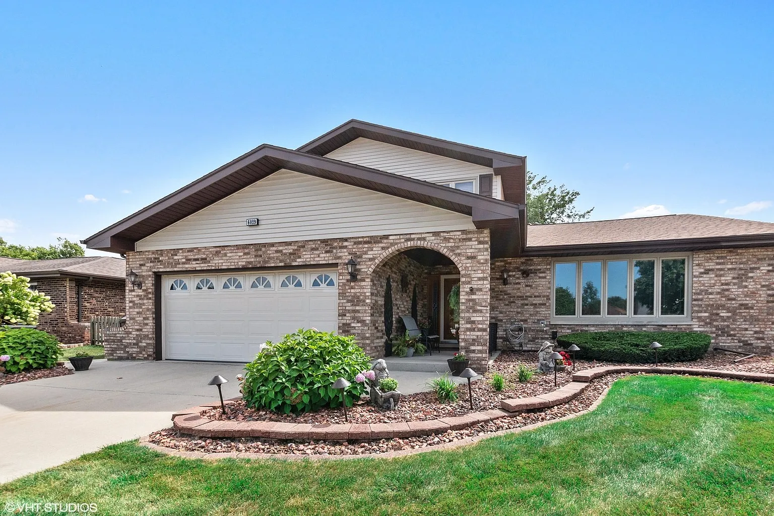 6029 La Paz Dr photo 1