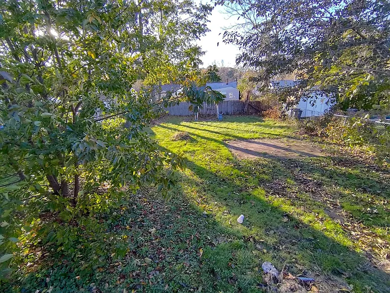 748 Russell St — Photo 26
