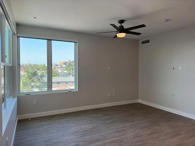 Evoc Hillcrest — Photo 41