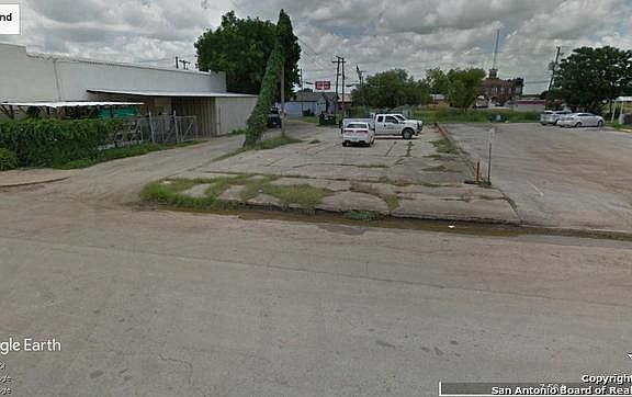 2nd image of 1308 Simmons Ave