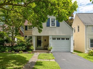 10 Meadowbrook Rd, Rochester, NY 14620