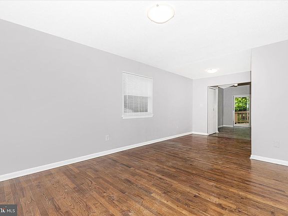 4th image of 1507 Jasper St