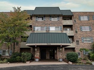 700 Perrie Dr APT 314, Elk Grove Village, IL 60007