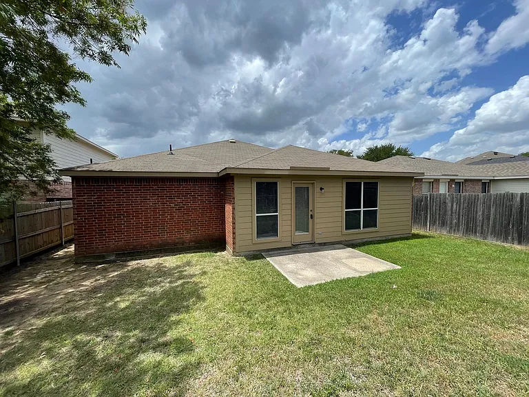3316 Knoll Trl — Photo 10