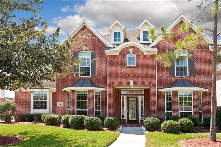 1st image of 210 Sutherland Ln