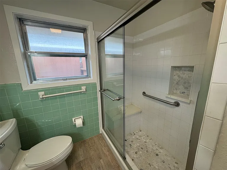 2611 Prairie Ave — Photo 22