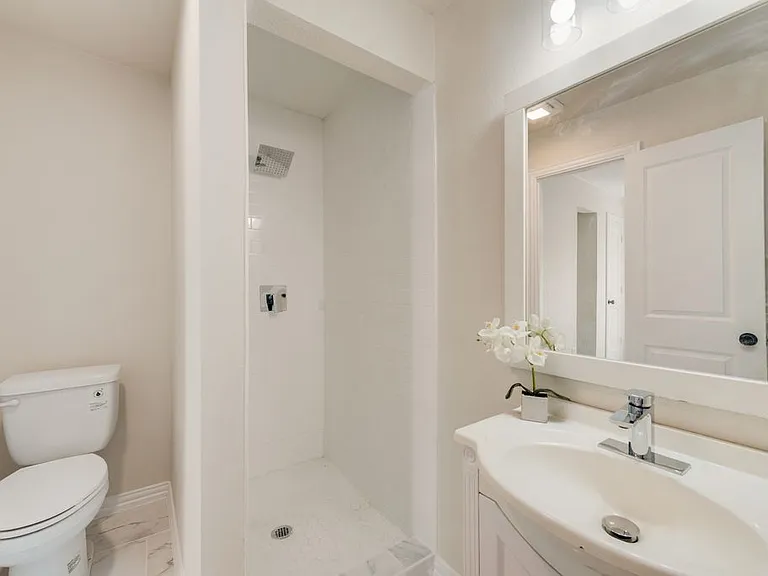 1802 Gus Thomasson Rd — Photo 5