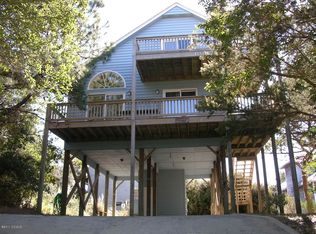 6003 McLean St, Emerald Isle, NC 28594