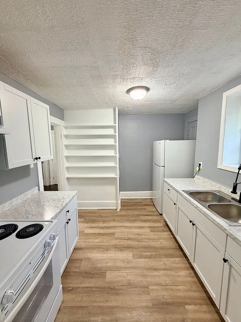 Cozy 3-bed 1-Bath Apartment! — Photo 1