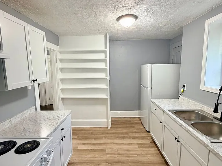406 Highland Ave #A — Photo 1