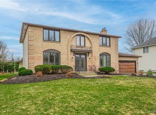 107 Valley Brook Ln, East Amherst, NY 14051