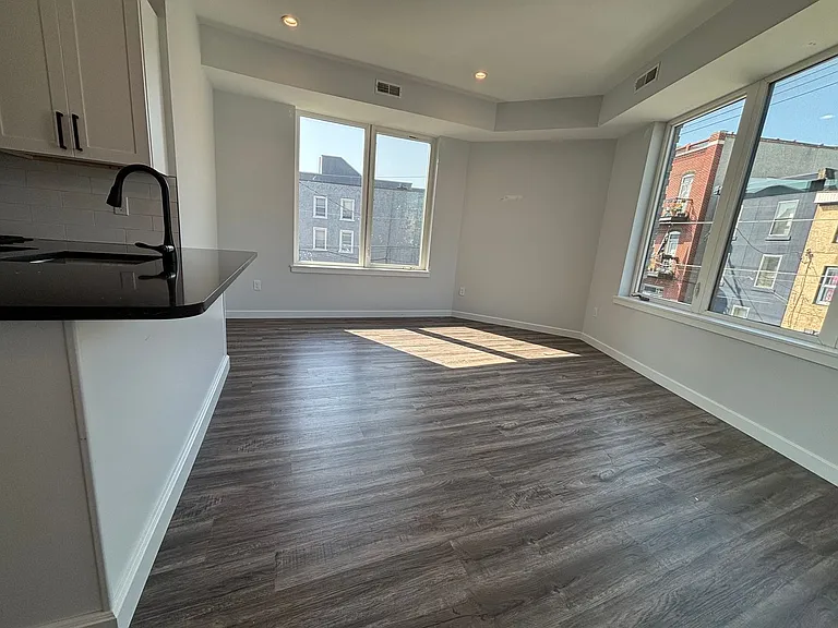 2301 Frankford Ave — Photo 43