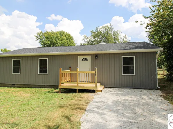 1005 S Main St, La Monte, MO 65337