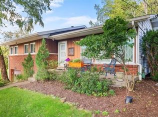 1402 Meadowlark Dr, Pittsburgh, PA 15243