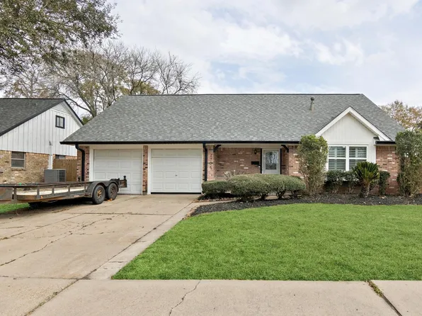 2705 Huckleberry Ln, Pasadena, TX 77502