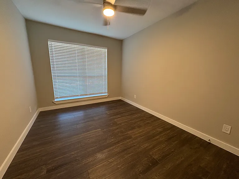 206 Rolling Hills Pl — Photo 13