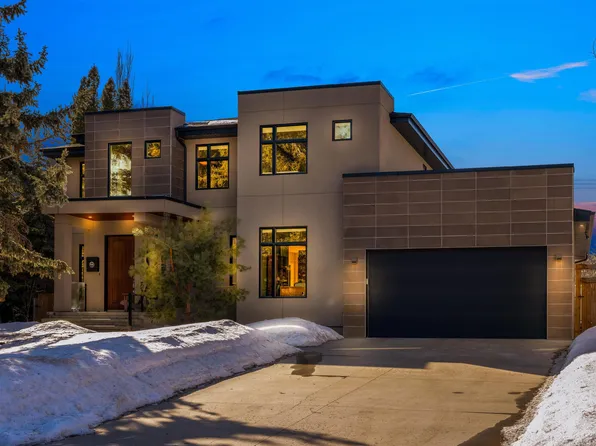 8408 118th St NW, Edmonton, AB T6G 1T3