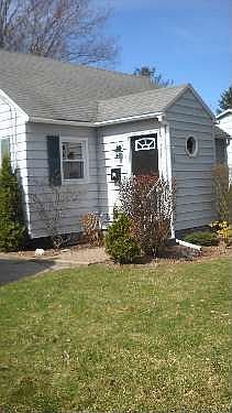 Front door entrance (Coat/mud room)