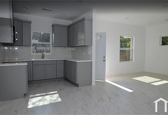 3rd image of 631 Cypress Ave