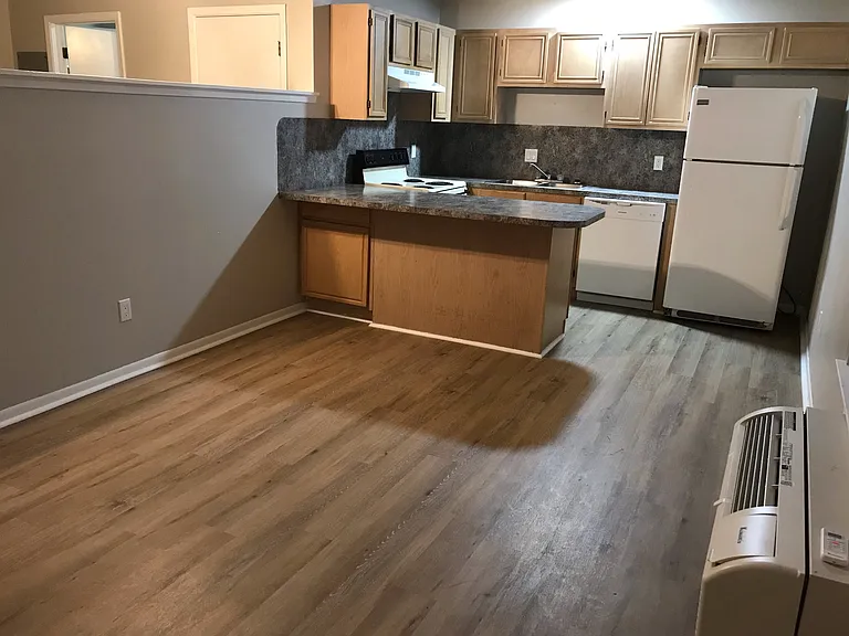 115 E Hefferman St #202 — Photo 5