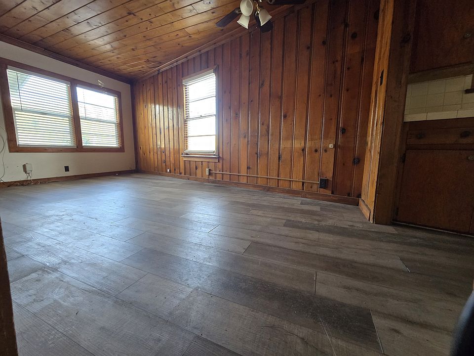 1st image of 24043 Pioneer Cp #2