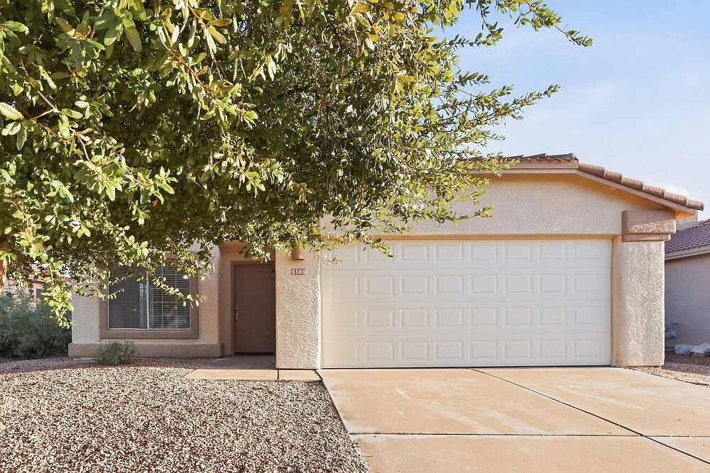 3 bed, 2.0 bath, 1568 sqft, $2,115 — Photo 1
