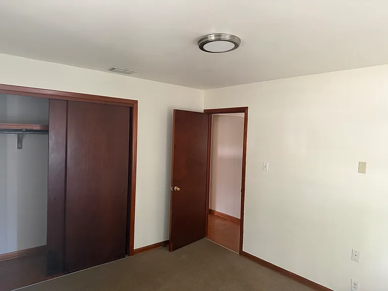 2322 Congress Ave — Photo 9