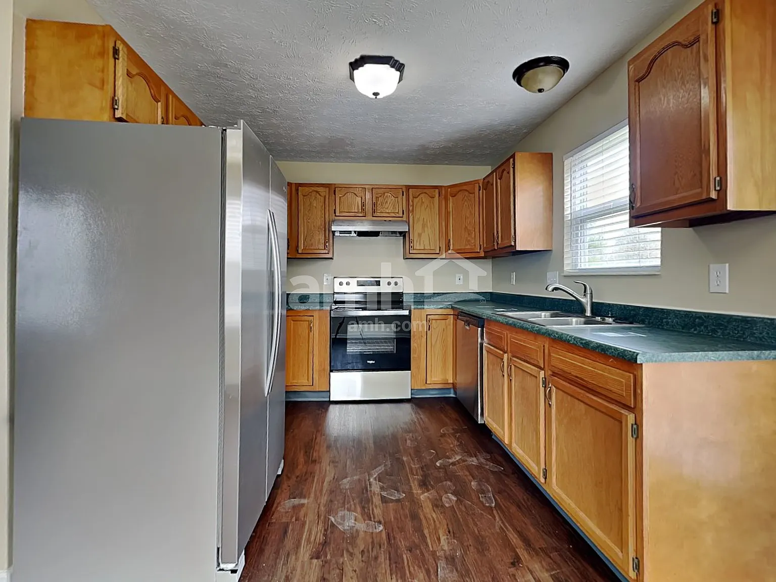 3 bed, 2.5 bath, 1971 sqft, $2,375 — Photo 3