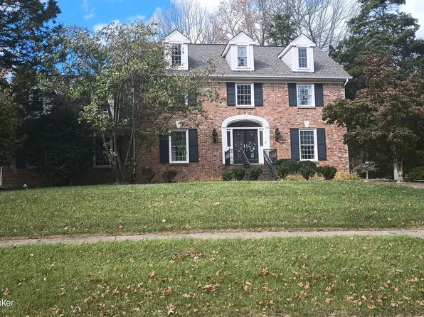 604 Woodlake Dr, Louisville, KY 40245