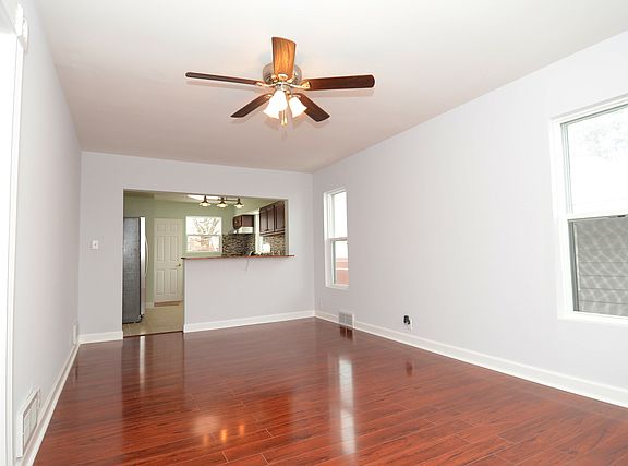 3rd image of 611 Meadow Ave