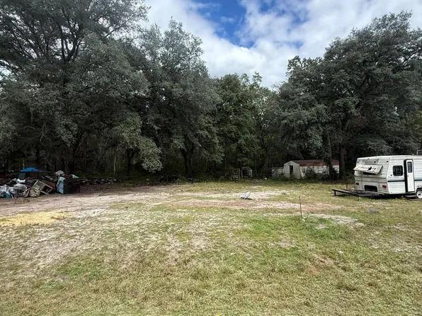 920 Pine Needle Dr, Ellabell, GA 31308