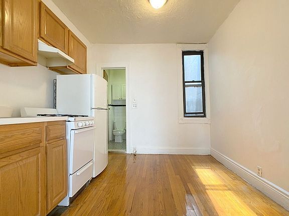 3rd image of 430 E 66th St #21