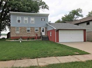 843 1st Ave, Hampton, IL 61256