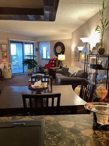 1st image of 725 Miller Ave Floor 1