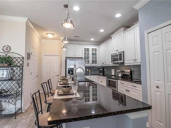 4th image of 10728 Avery Park Dr