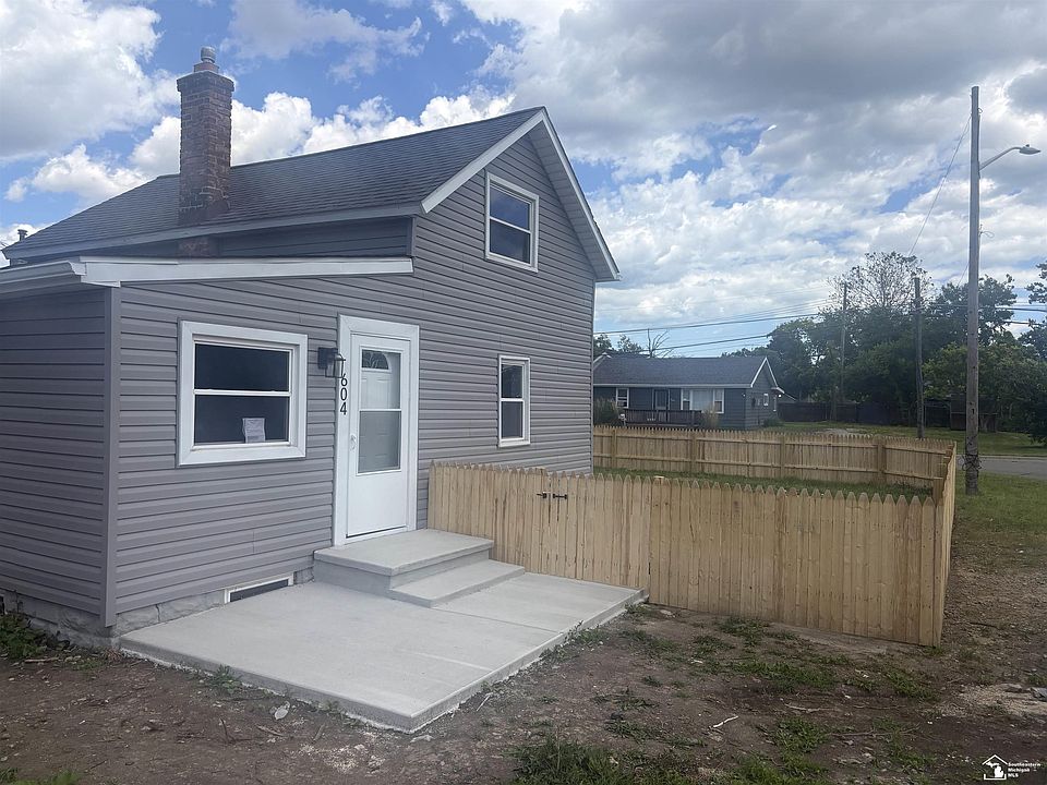 1st image of 604 W 10th St