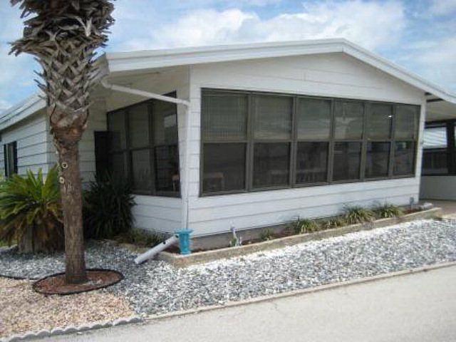 1st image of 11 Windward Dr