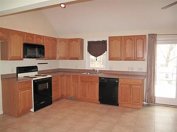 2nd image of 7 Prospect Ave