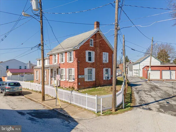 24 Cleveland Ave, Waynesboro, PA 17268