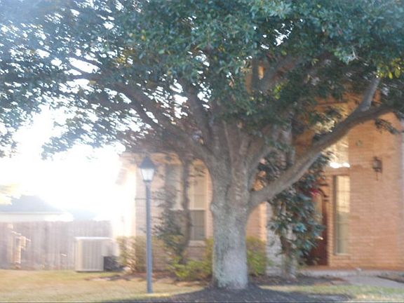 2nd image of 2423 Wyckchester Dr